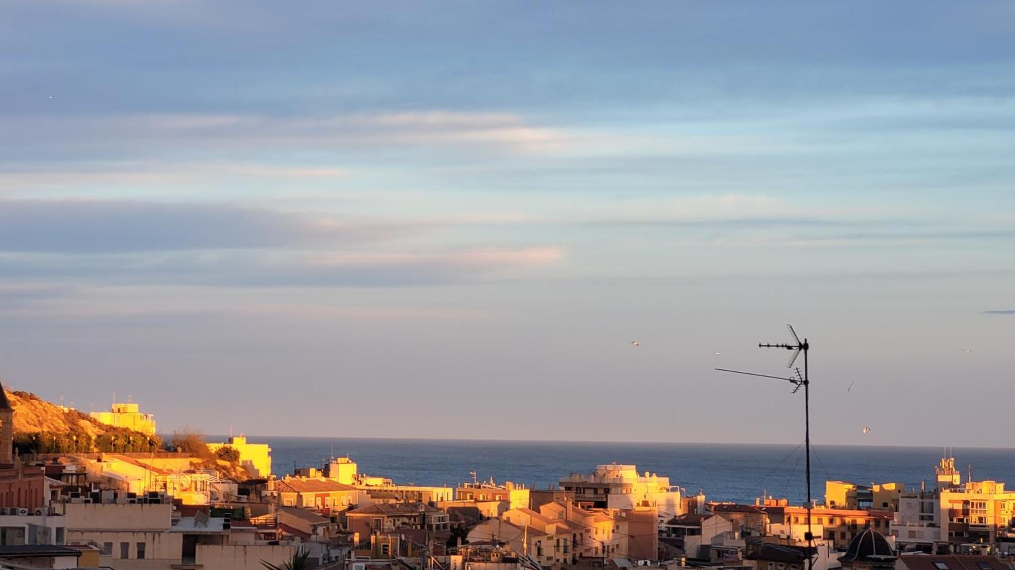 Corazon De Alicante Con Vistas Al Mar Y Al Castillo 外观 照片